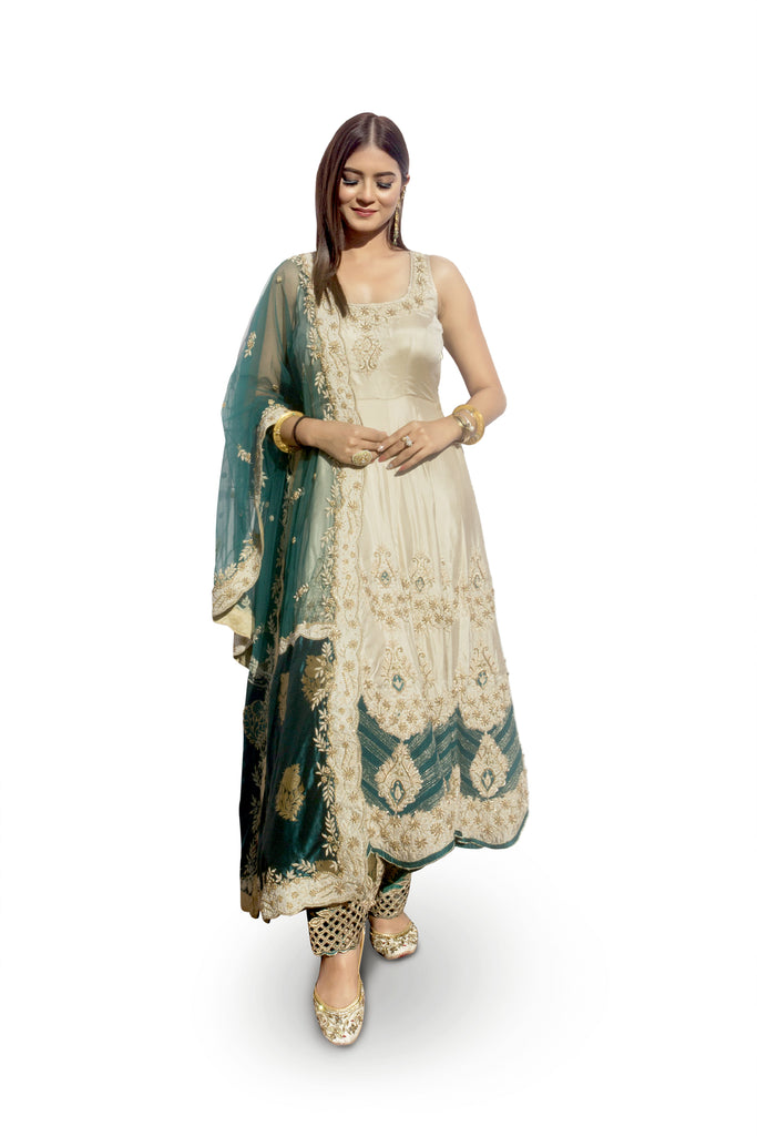 Antique Green Embroidered Kaalidar Set